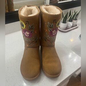 UGG Juliette Embroidered Floral Tan Boots
